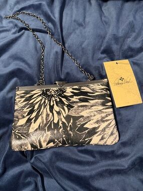 Patricia Nash Black & Cream Floral Chain-Handle Clutch